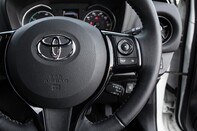 Toyota Yaris VVT-I BI-TONE 20