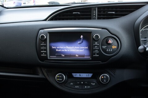 Toyota Yaris VVT-I BI-TONE 25