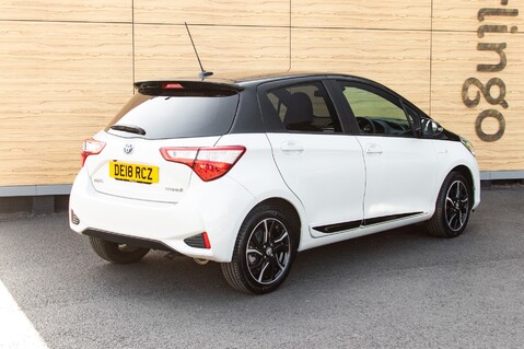 Toyota Yaris VVT-I BI-TONE 2