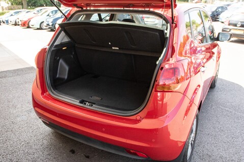 Kia Venga 4 34