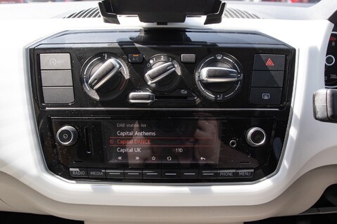 Volkswagen Up UP BY BEATS 24