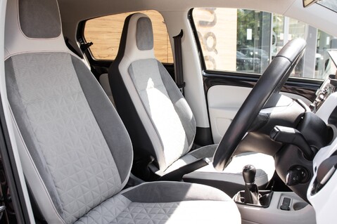 Volkswagen Up UP BY BEATS 30