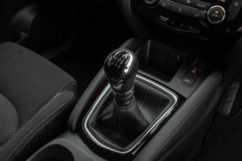Nissan Qashqai DIG-T N-CONNECTA 34