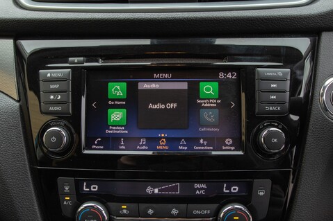 Nissan Qashqai DIG-T N-CONNECTA 23