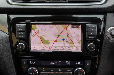 Nissan Qashqai DIG-T N-CONNECTA 24
