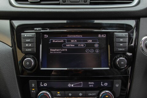 Nissan Qashqai DIG-T N-CONNECTA 28
