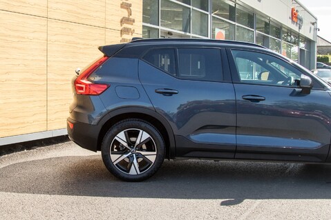 Volvo XC40 RECHARGE T4 R-DESIGN 7