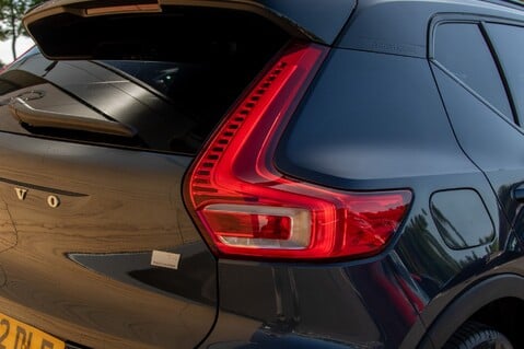 Volvo XC40 RECHARGE T4 R-DESIGN 9