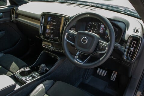 Volvo XC40 RECHARGE T4 R-DESIGN 4