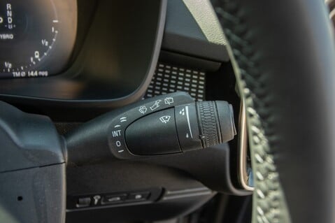 Volvo XC40 RECHARGE T4 R-DESIGN 18