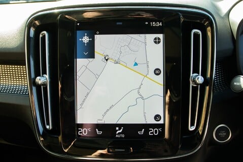 Volvo XC40 RECHARGE T4 R-DESIGN 23