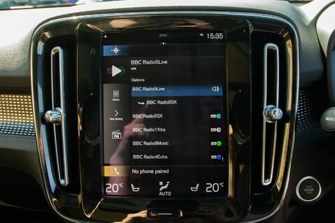 Volvo XC40 RECHARGE T4 R-DESIGN 24