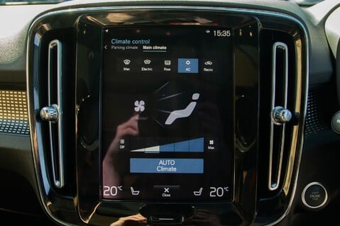Volvo XC40 RECHARGE T4 R-DESIGN 27