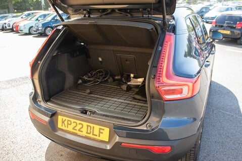 Volvo XC40 RECHARGE T4 R-DESIGN 41