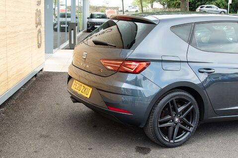 SEAT Leon TSI EVO FR BLACK EDITION 8