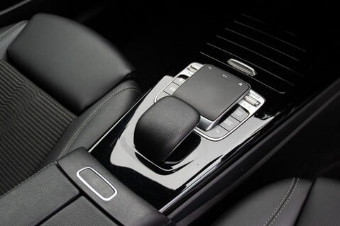 Mercedes-Benz A Class A 180 SPORT EXECUTIVE 32