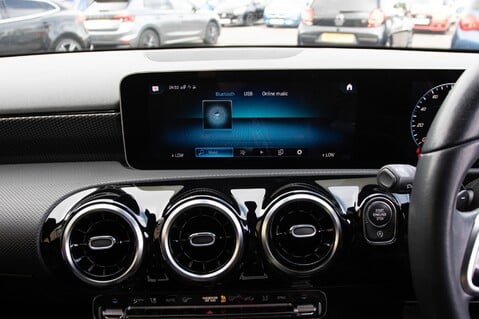 Mercedes-Benz A Class A 180 SPORT EXECUTIVE 26