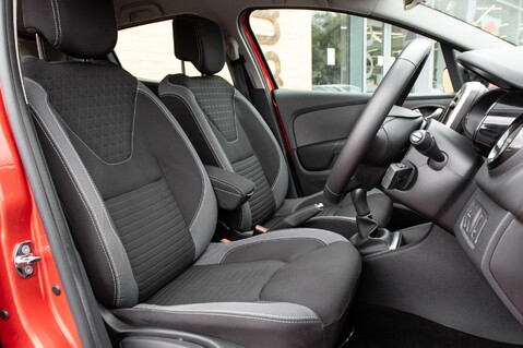 Renault Clio DYNAMIQUE S NAV TCE 29