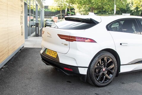 Jaguar I-Pace SE 8