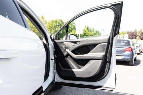 Jaguar I-Pace SE 14