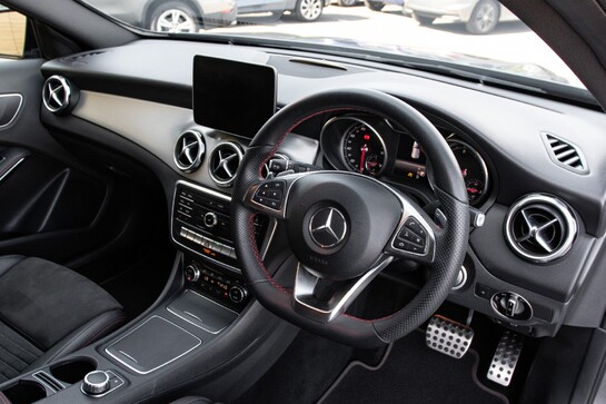 Mercedes-Benz GLA Class GLA 200 AMG LINE EDITION