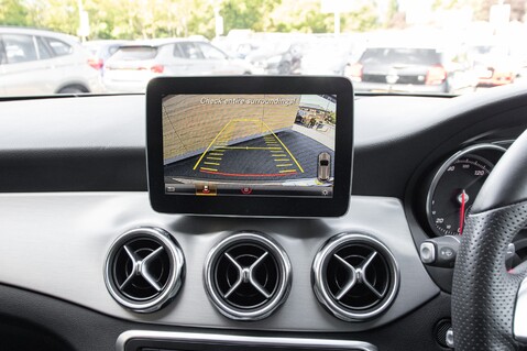 Mercedes-Benz GLA Class GLA 200 AMG LINE EDITION 27