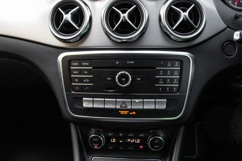 Mercedes-Benz GLA Class GLA 200 AMG LINE EDITION 31