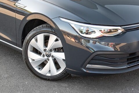 Volkswagen Golf STYLE TSI 11