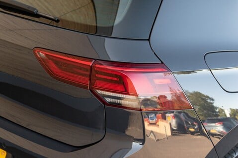 Volkswagen Golf STYLE TSI 9