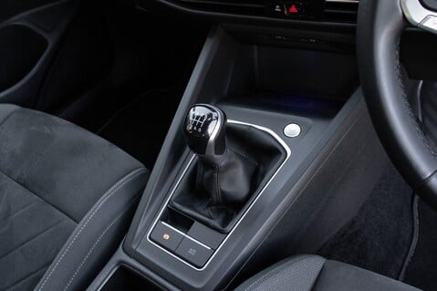 Volkswagen Golf STYLE TSI 31