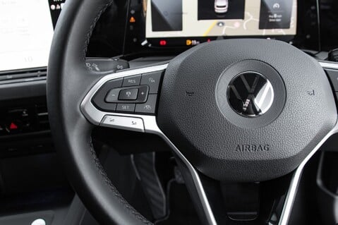 Volkswagen Golf STYLE TSI 19