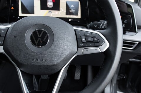 Volkswagen Golf STYLE TSI 20
