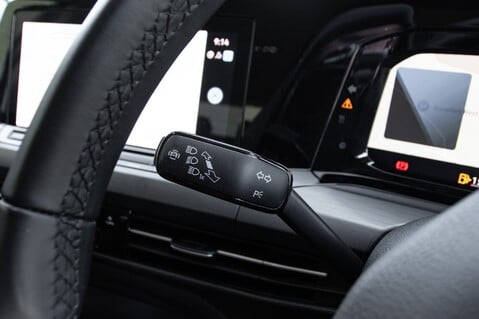 Volkswagen Golf STYLE TSI 17