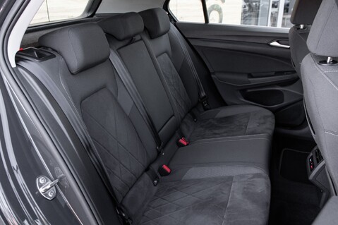 Volkswagen Golf STYLE TSI 33