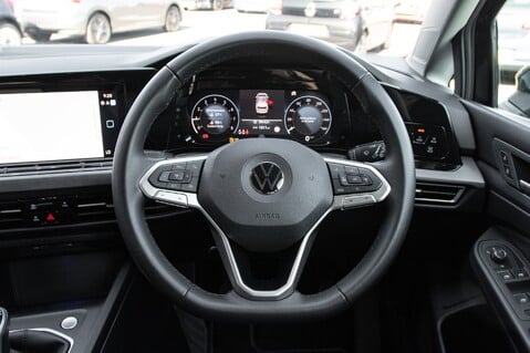 Volkswagen Golf STYLE TSI 21