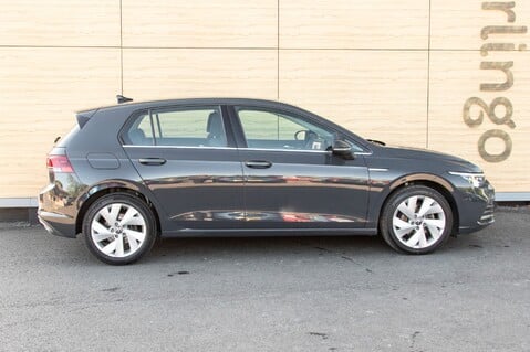Volkswagen Golf STYLE TSI 12