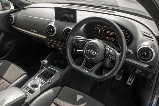 Audi A3 SPORTBACK TFSI S LINE