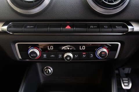 Audi A3 SPORTBACK TFSI S LINE 32