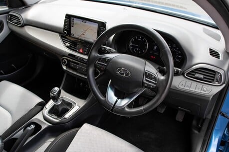Hyundai i30 T-GDI SE NAV