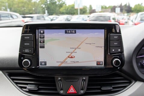 Hyundai i30 T-GDI SE NAV 22