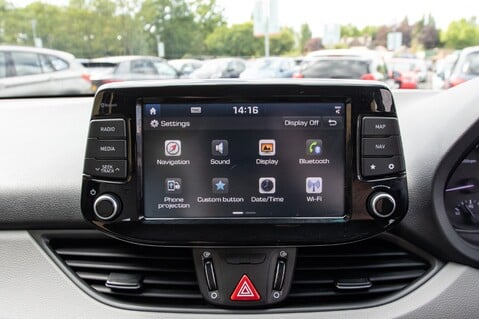 Hyundai i30 T-GDI SE NAV 30