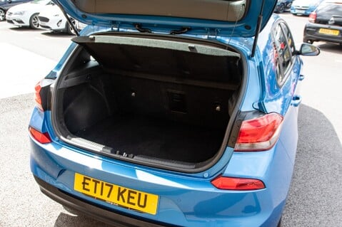 Hyundai i30 T-GDI SE NAV 38