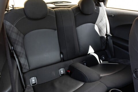 Mini Hatch COOPER S 38