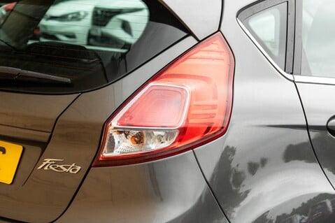 Ford Fiesta ZETEC 9
