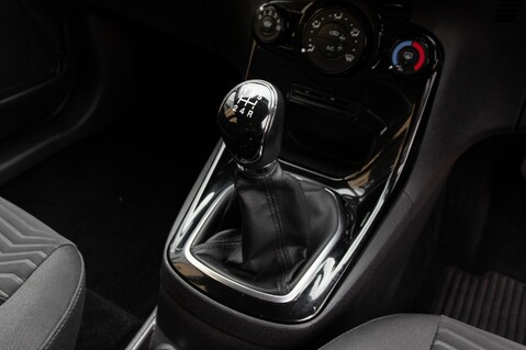 Ford Fiesta ZETEC 29