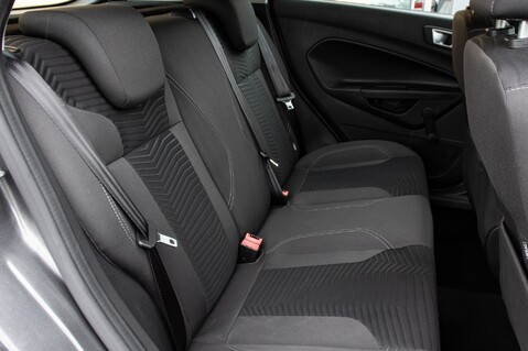Ford Fiesta ZETEC 32
