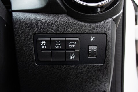 Mazda 2 SPORT BLACK 16