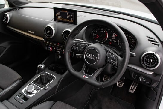 Audi A3 TFSI S LINE