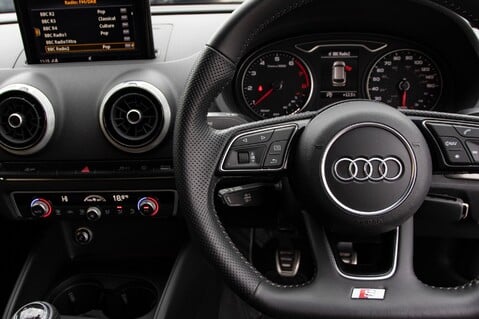 Audi A3 TFSI S LINE 19