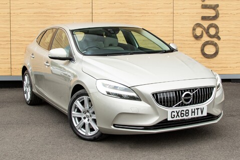Volvo V40 T3 INSCRIPTION 1